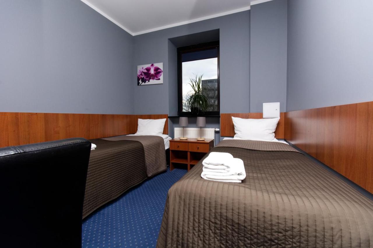 Hotel Level Rypin Extérieur photo